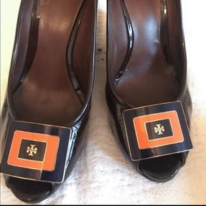Tory Burch Pump Wedges with navy buckle 9.5/10